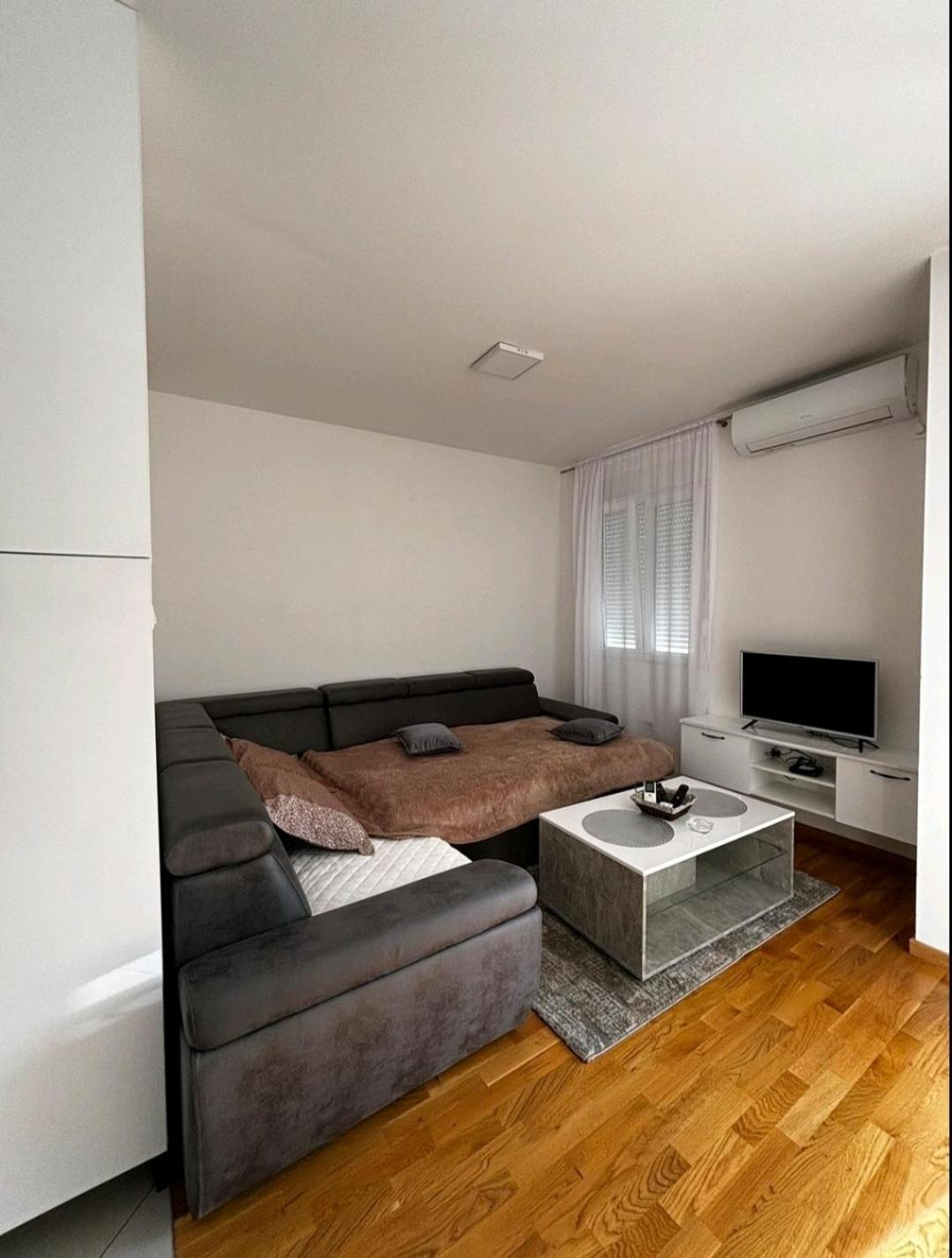 Laki Apartment Nikšić Стая снимка